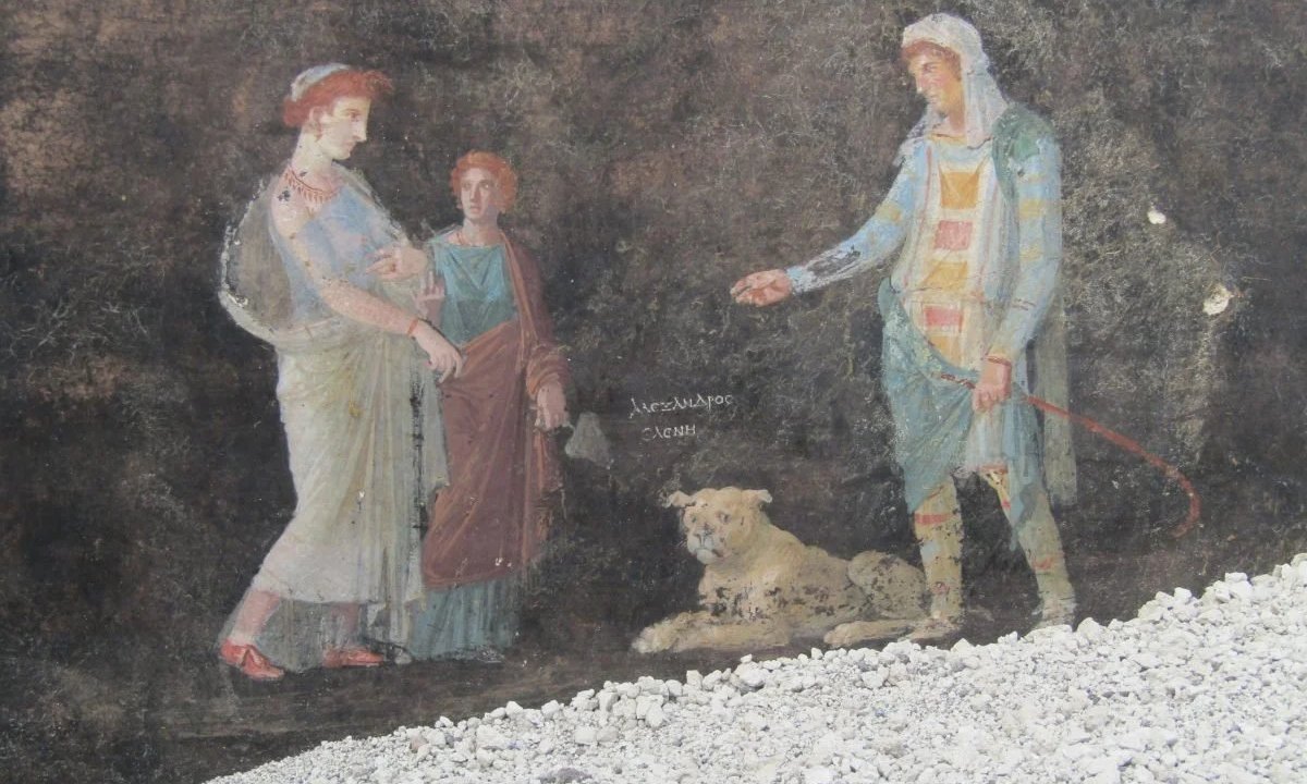 Stunning frescoes revealed at Pompeii