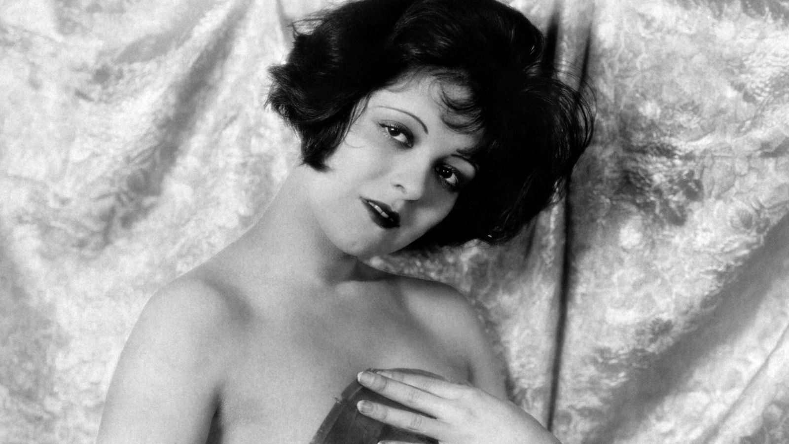 Who was Clara Bow? The original 'it girl' who inspired Taylor Swift's new song | Ents & Arts News