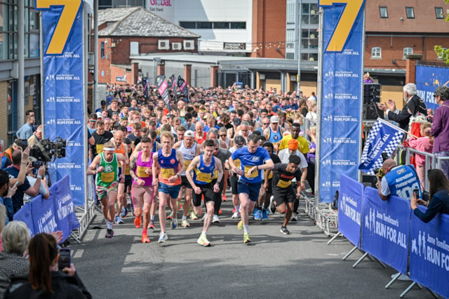 'Plan ahead' message as city prepares for Rob Burrow Leeds Marathon