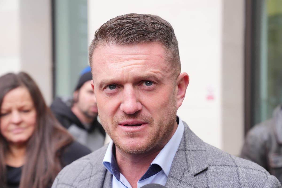 Tommy Robinson cleared of refusing to leave antisemitism march over Met Police error