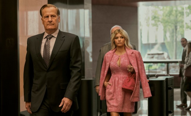 A Man in Full. (L to R) Jeff Daniels as Charlie Croker, Sarah Jones as Serena Croker in episode 101 of A Man in Full. Cr. Mark Hill/Netflix © 2024