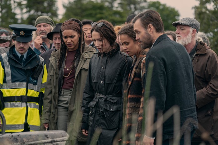 Seán Óg Cairns as Garda Eoin, Kerri McLean as Maeve, Siobhán Cullen as Dove, Robyn Cara as Emmy Sizergh, Will Forte as Gilbert Power in Bodkin.