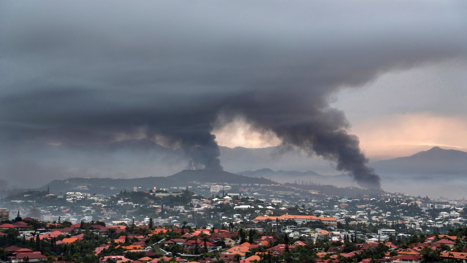 Macron heads to New Caledonia as Australia and New Zealand evacuate citizens after deadly riots | World News