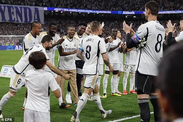 Kroos was given a guard of honour by his Madrid team-mates and Real Betis players pre-match