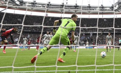 Bayer Leverkusen's Lukáš Hrádecký sets record for foreign goalkeeper with 292 Bundesliga appearances