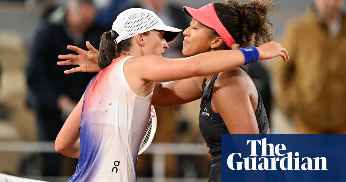 Iga Swiatek digs deep to fend off Naomi Osaka in three-set French Open classic | French Open 2024