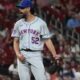 Mets to cut Jorge López after reliever throws glove into stands following ejection