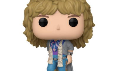 American rock songwriter and guitarist Pop! Jon Bon Jovi is ready to steal the show in your music set! Who will this performer collaborate with in your Pop! Rocks collection? Vinyl figure is approximately 4.15-inches tall.