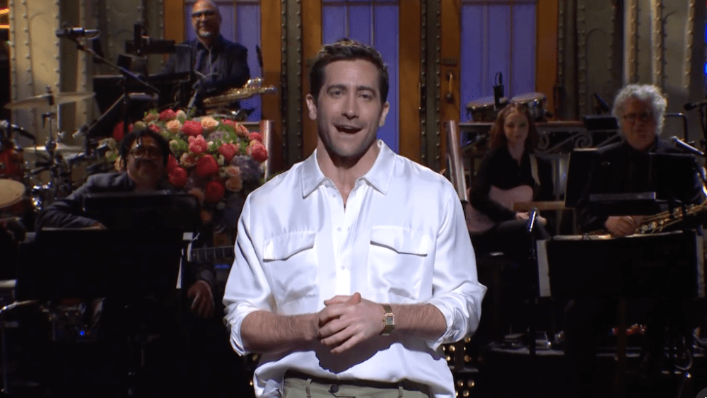 SNL: Jake Gyllenhaal Sings Boyz II Men Opening Monologue