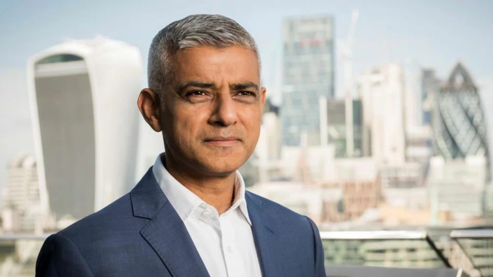 Watch Sadiq Khan DJ at youth club ahead of London mayoral election