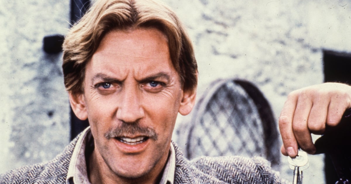 Donald Sutherland, revered actor from 'M*A*S*H' movie and 'The Hunger Games,' dies at 88