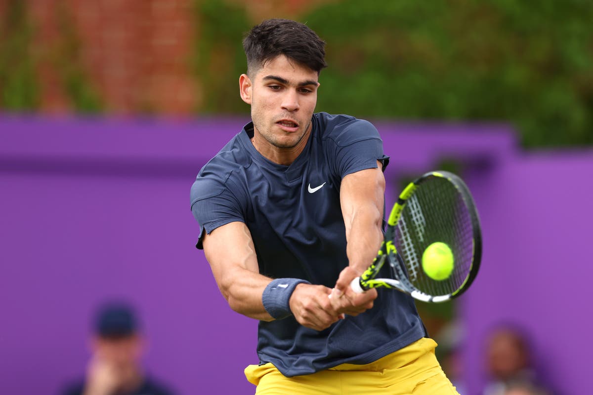 Carlos Alcaraz vs Jack Draper LIVE: Queen’s tennis latest scores and day 4 updates