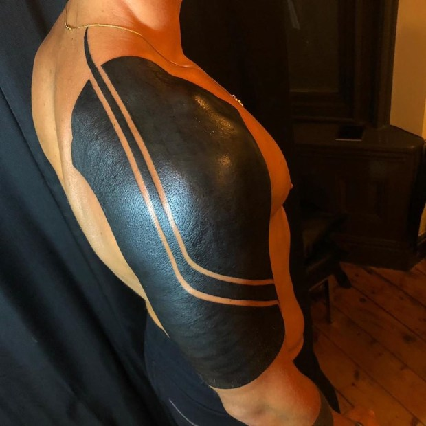 Hart showed off his 'body armour' ink in 2019