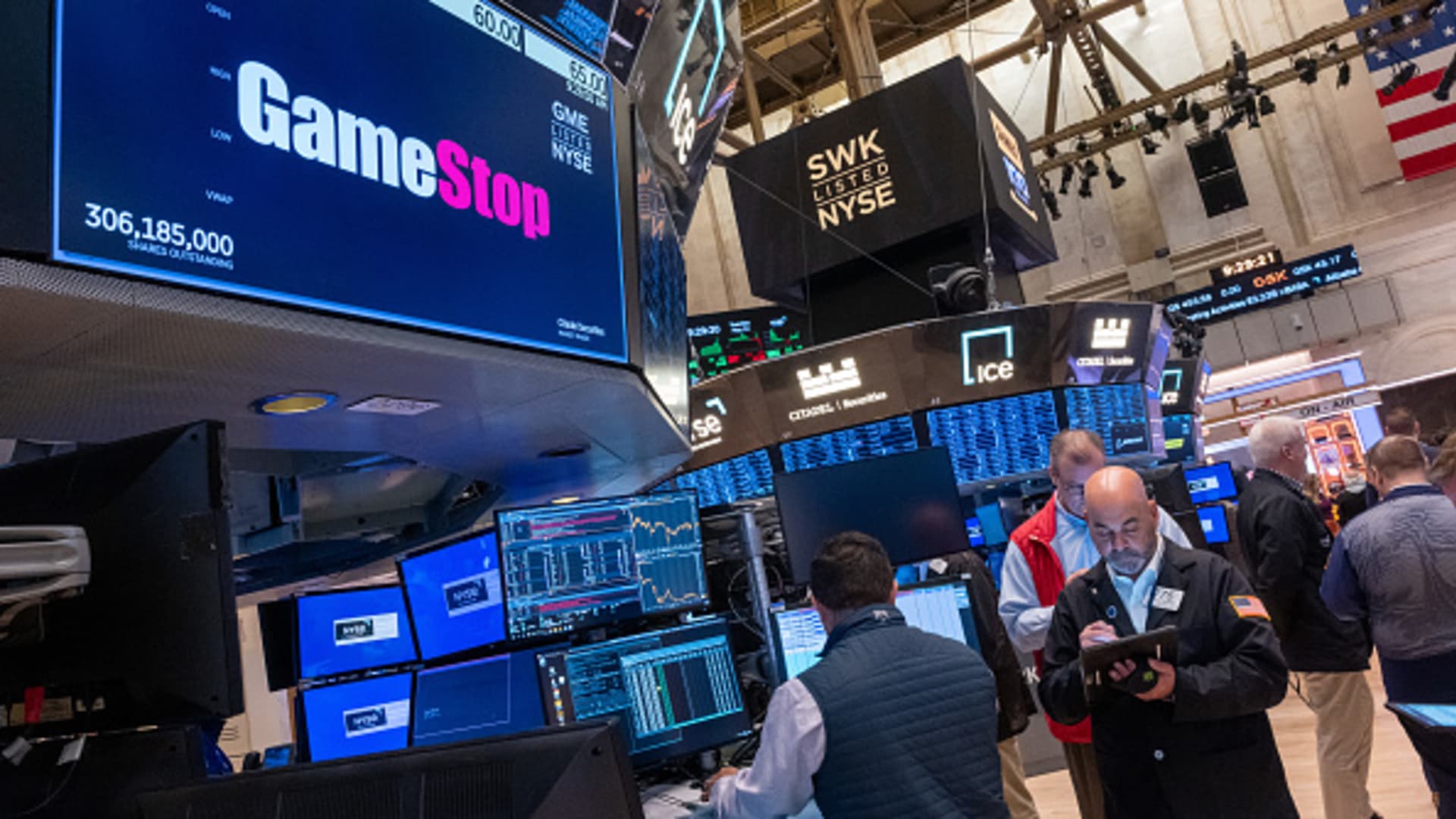 GameStop (GME) Q1 earnings, plans to sell more stock