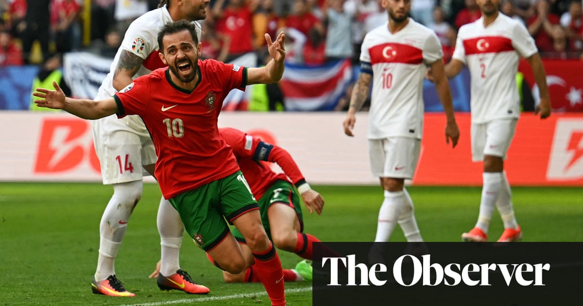 Portugal into last 16 as Silva and Fernandes sink Turkey | Euro 2024