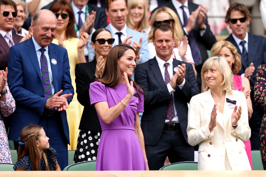 kate waving at wimbledon