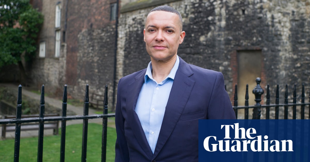 Anti-monarchy Labour MP has to retake oath after omitting part of it as protest | Clive Lewis