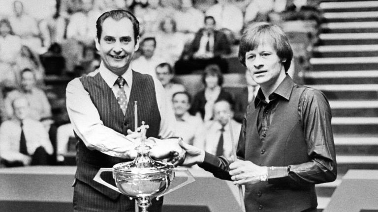 Ray Reardon and Alex Higgins in 1982