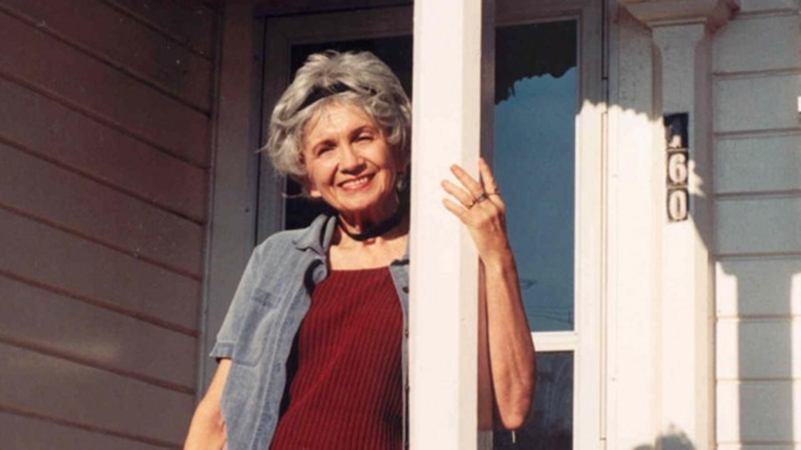 Late Canadian author and Nobel laureate Alice Munro. (British Council website)