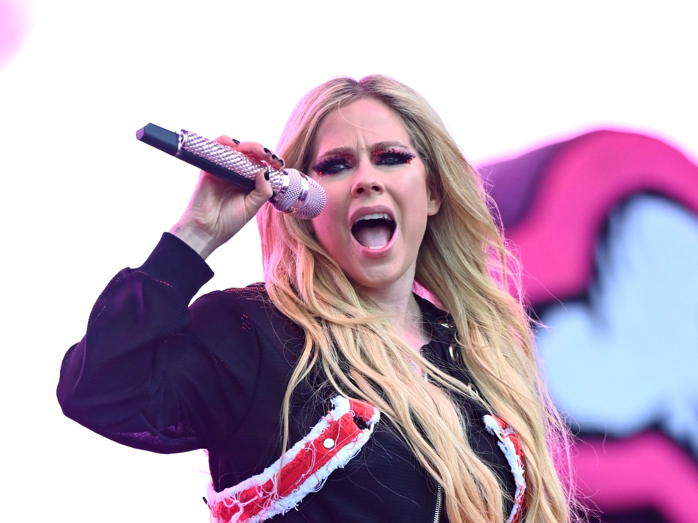 Lavigne retains the laconic performance style that has always defined her