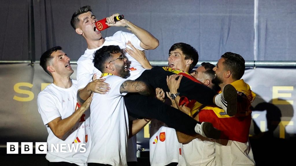 Euro winners Spain chant 'Gibraltar is Spanish' at Madrid parade