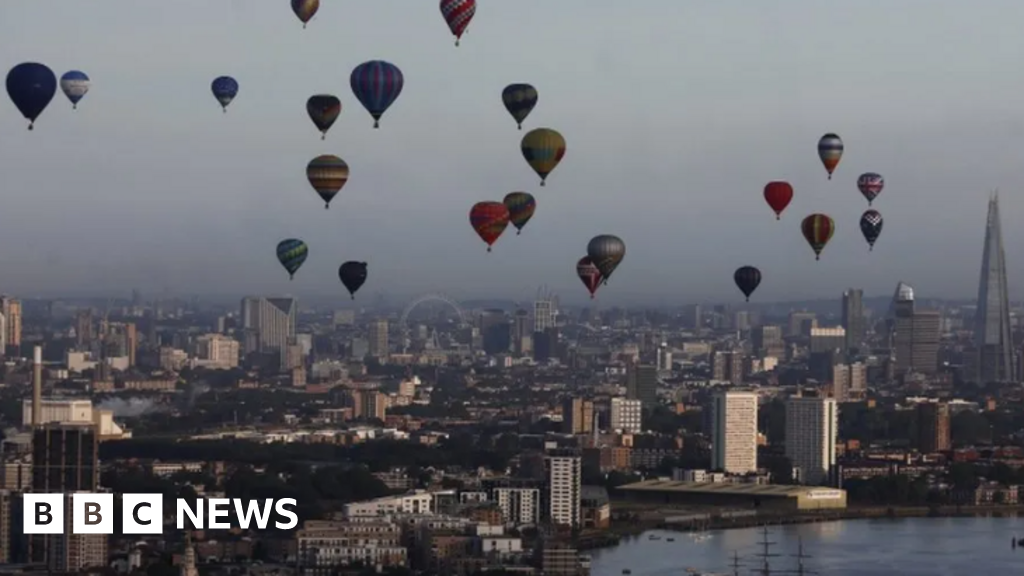 Hot-air balloon regatta over London postponed