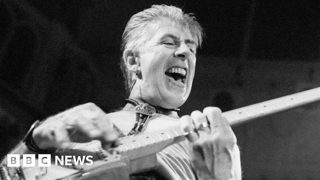 Pioneer of British blues dies aged 90