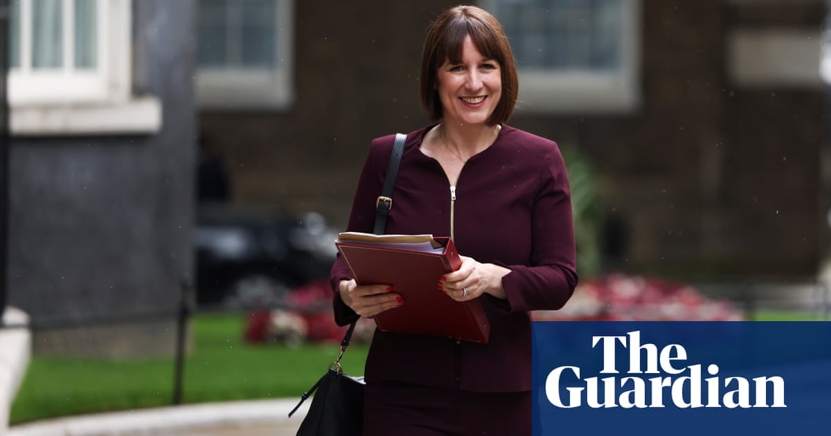 Reeves hints public sector workers could get above-inflation pay rises | Rachel Reeves