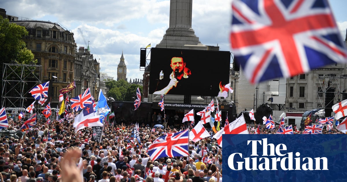 Tommy Robinson ‘could face jail’ over film screening at London protest | Far right