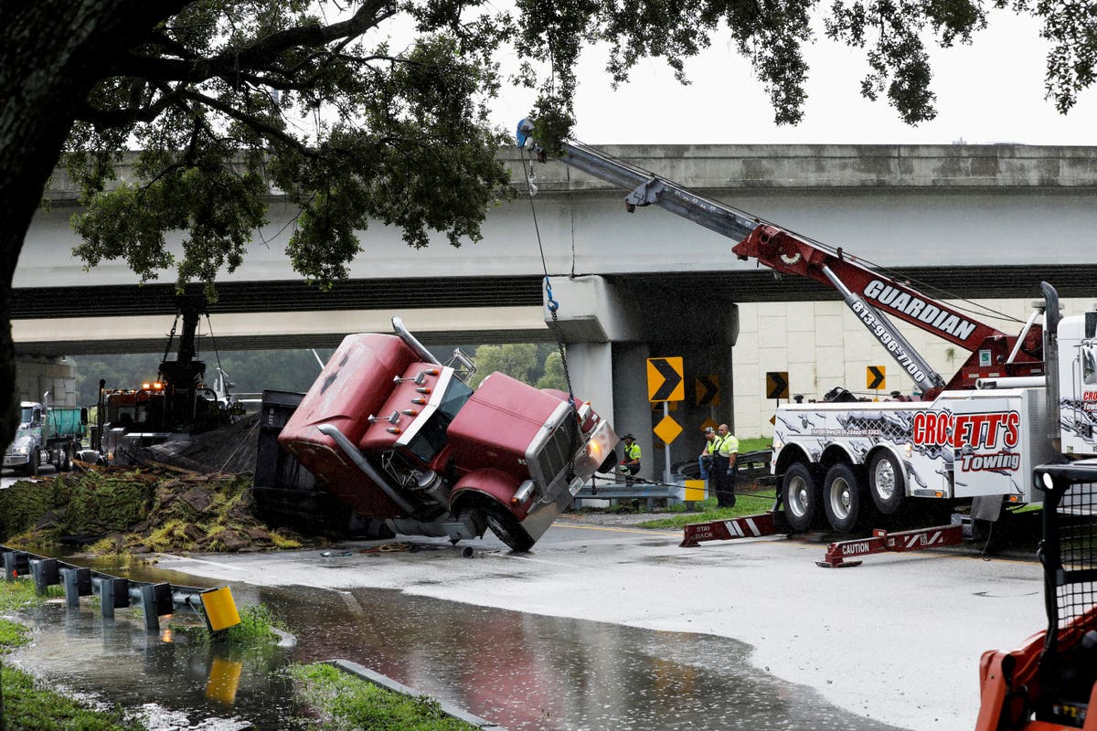 Debby live updates: 4 killed after storm makes landfall in Florida as hurricane