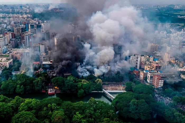 Anti-government protestors  set fire at ‘Bangabandhu memorial museum’ Dhanmondi locality in Dhaka