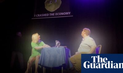 Liz Truss leaves stage over ‘I crashed the economy’ lettuce banner | Liz Truss