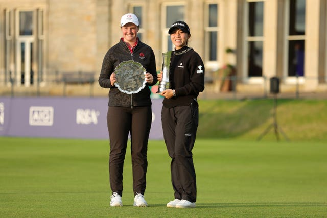 Lydia Ko and Lottie Woad with their trophies