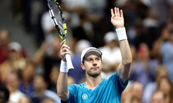 Carlos Alcaraz loses to Botic van de Zandschulp in U.S. Open, ending 15-match Grand Slam win streak