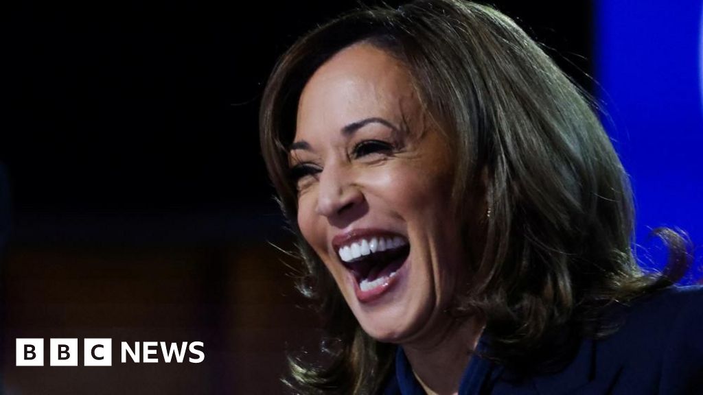 Kamala Harris gives Democratic convention speech