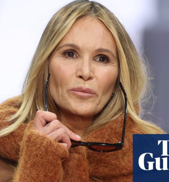 Crucial information missing in Elle Macpherson breast cancer story, experts warn | Breast cancer