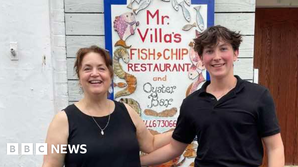 Gavin and Stacey: Ruth Jones seen in Barry Island before filming