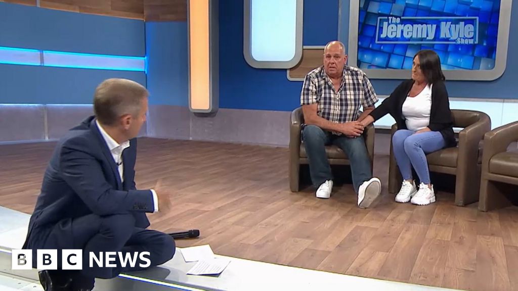 Jeremy Kyle denies humiliating guest who died as inquest views unseen TV footage