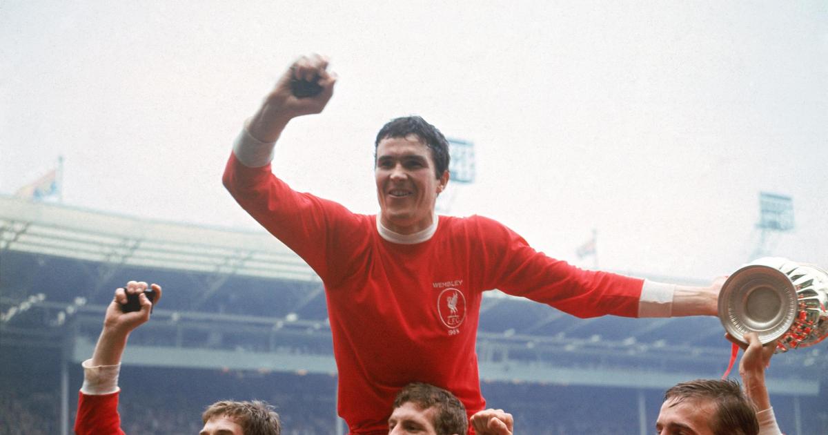 Journalists invited to ‘walk round’ the giant Ron Yeats – Liverpool’s colossus