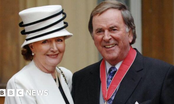 Sir Terry Wogan's wife Lady Helen dies aged 88