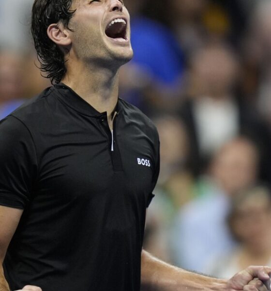 Taylor Fritz wins match to become first American man in a U.S. Open final since 2006