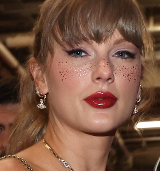 Taylor Swift Wore Gold Freckle Tattoos To A Chiefs Game