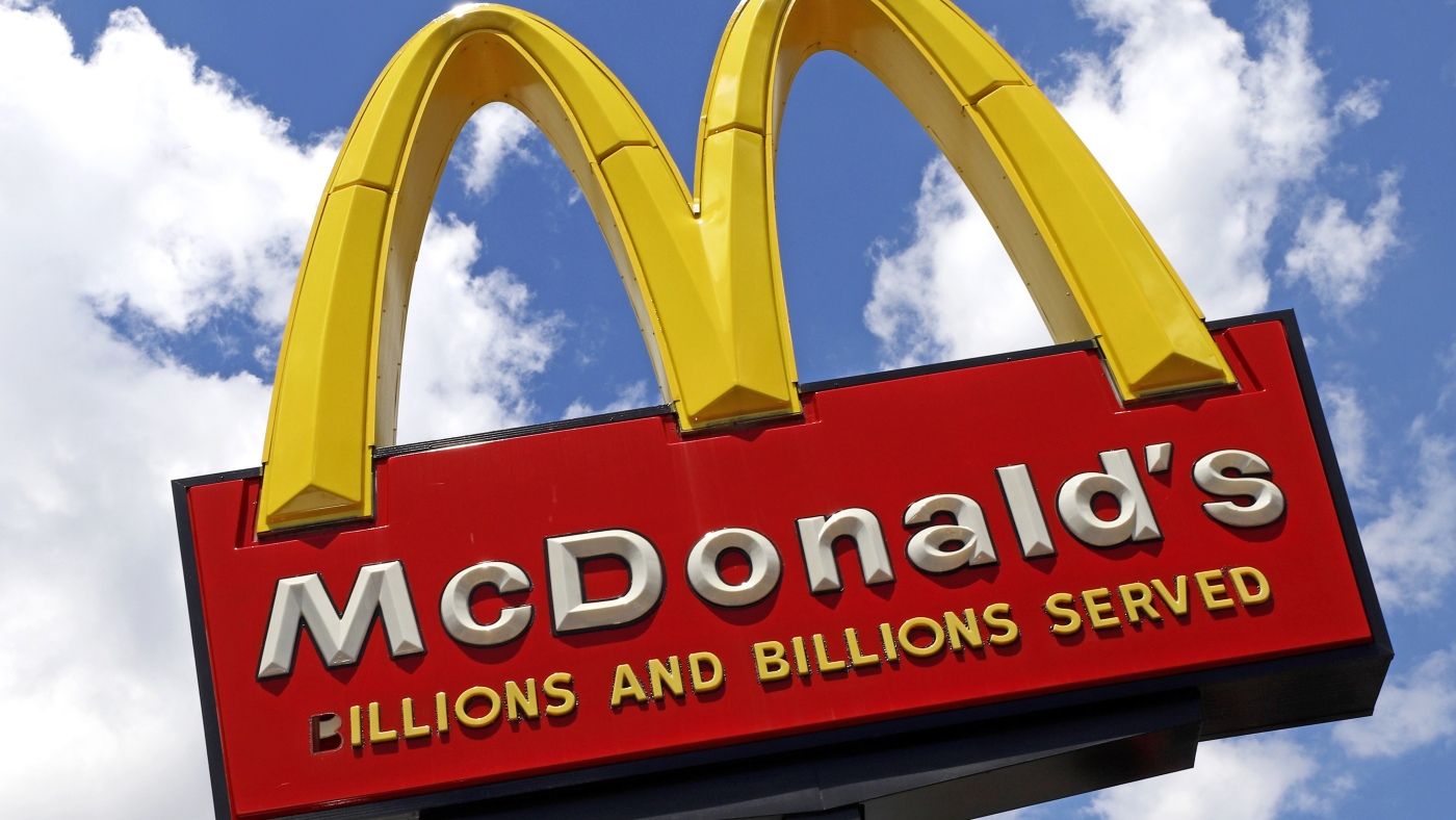 1 dead, dozens sickened in E. coli outbreak linked to McDonald's Quarter Pounders : NPR