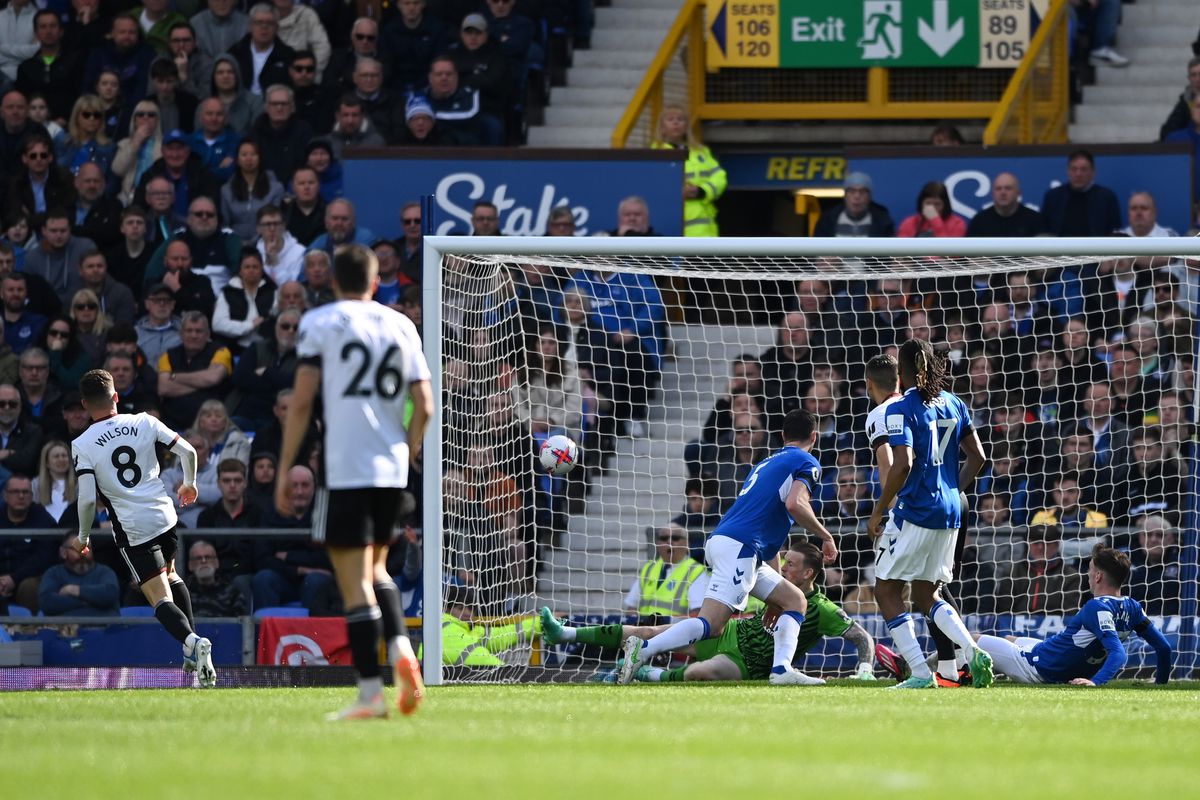 Everton FC v Fulham FC - Premier League