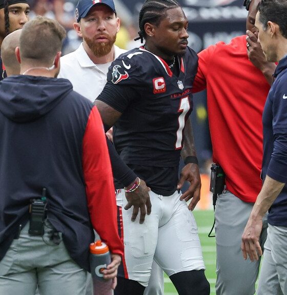 Houston Texans WR Stefon Diggs to undergo MRI on knee