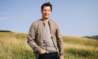 James Blunt vows to legally change his name if Back to Bedlam returns to Number 1