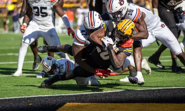 No. 19 Missouri Becomes Bowl Eligible after 21-17 Homecoming Victory over Auburn