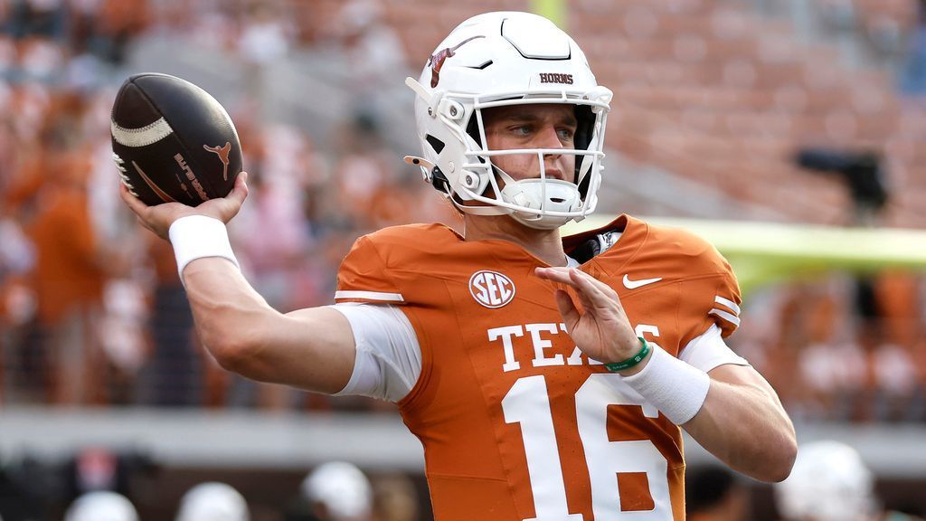 Texas benches Quinn Ewers for Arch Manning then switches back