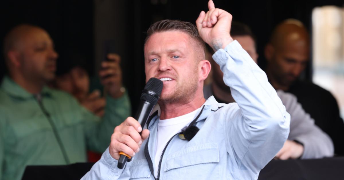 Tommy Robinson returns to UK after fleeing from England