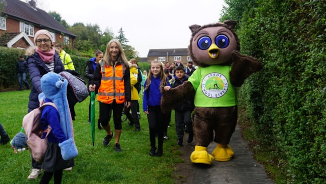 Two new School Streets launched in Leeds to support children travelling safely and sustainably on the school run